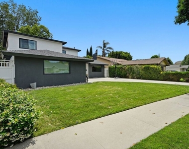 6558 Lasaine Avenue - Photo Thumbnail 2