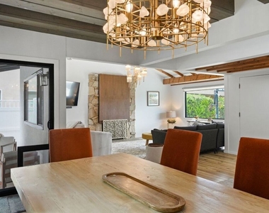 6558 Lasaine Avenue - Photo Thumbnail 13