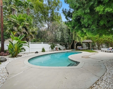 6558 Lasaine Avenue - Photo Thumbnail 37