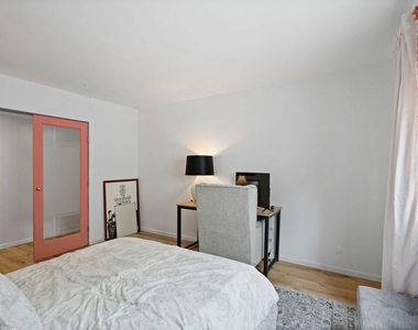 6558 Lasaine Avenue - Photo Thumbnail 25