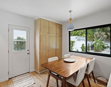 6558 Lasaine Avenue - Photo Thumbnail 21