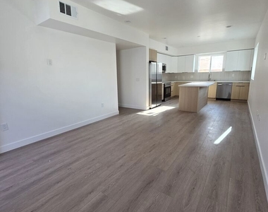 10829 Peach Grove Street - Photo Thumbnail 5