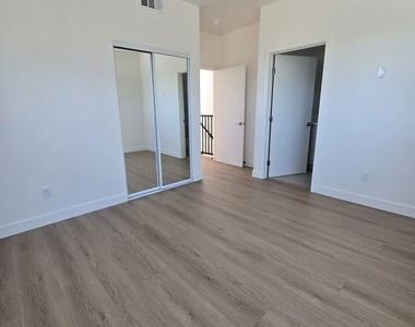 10827 1/2 Peach Grove Street - Photo Thumbnail 12