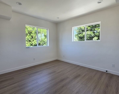 10827 Peach Grove Street - Photo Thumbnail 25