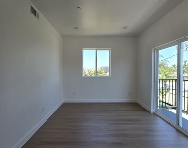 10827 Peach Grove Street - Photo Thumbnail 26