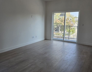 10829 Peach Grove Street - Photo Thumbnail 7