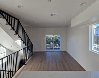 10829 Peach Grove Street - Photo Thumbnail 3