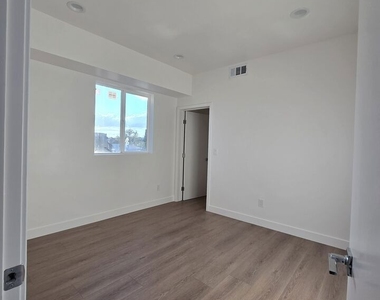 10829 Peach Grove Street - Photo Thumbnail 13