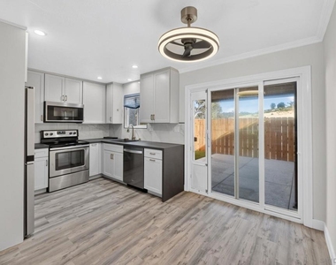 8009 Calle Fanita - Photo Thumbnail 7