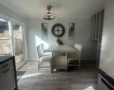8009 Calle Fanita - Photo Thumbnail 12