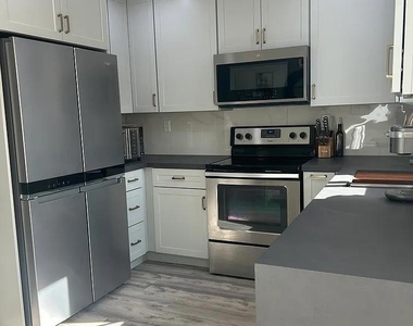 8009 Calle Fanita - Photo Thumbnail 6