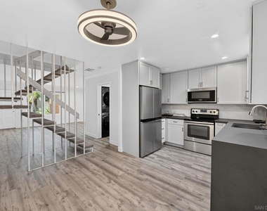 8009 Calle Fanita - Photo Thumbnail 8