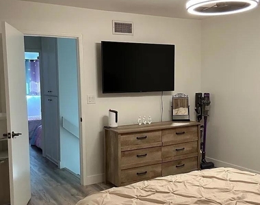 8009 Calle Fanita - Photo Thumbnail 16