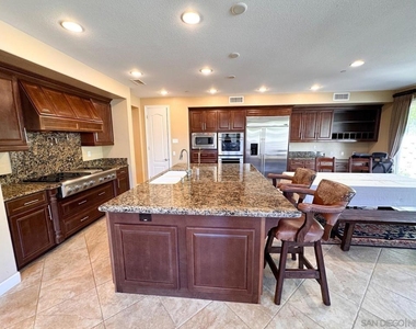 536 Quail Pointe Lane - Photo Thumbnail 12