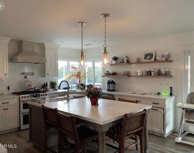 32 Dobkin Place - Photo Thumbnail 2