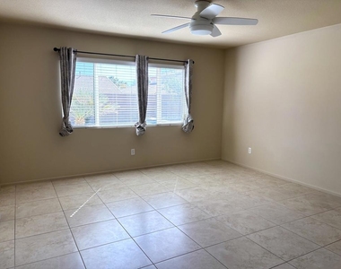 84175 Tramonto Way - Photo Thumbnail 12