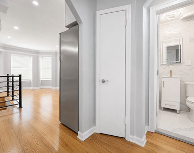 229 Washington Avenue - Photo Thumbnail 4