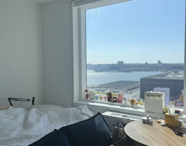 555 West 38th Street - Photo Thumbnail 1
