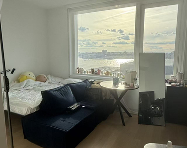 555 West 38th Street - Photo Thumbnail 6