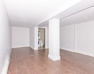 1044 Putnam Avenue - Photo Thumbnail 4