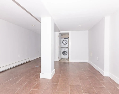 1044 Putnam Avenue - Photo Thumbnail 5