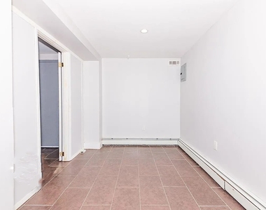 1044 Putnam Avenue - Photo Thumbnail 9