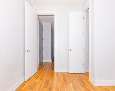 1044 Putnam Avenue - Photo Thumbnail 3