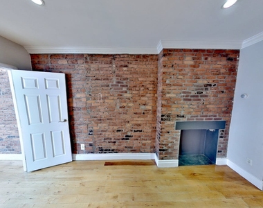 Avenue B - Photo Thumbnail 5