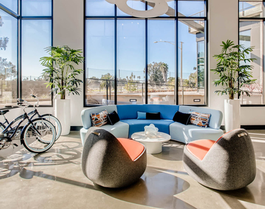 4275 Mission Bay Drive - Photo Thumbnail 3