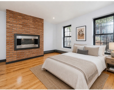 1585 Bergen St - Photo Thumbnail 3
