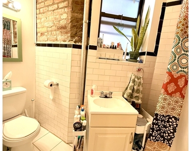 237 E 58th St - Photo Thumbnail 7