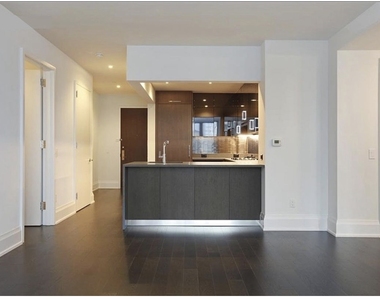 50 Riverside Blvd - Photo Thumbnail 2