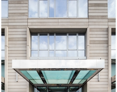 50 Riverside Blvd - Photo Thumbnail 5