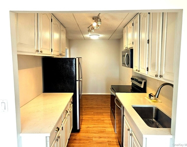 35 Park Avenue - Photo Thumbnail 10