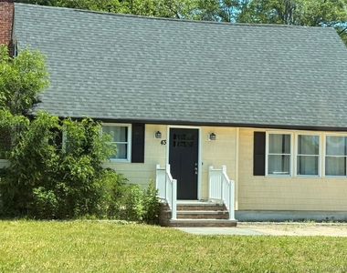 43 Lakewood Avenue - Photo Thumbnail 2