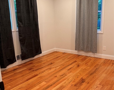 43 Lakewood Avenue - Photo Thumbnail 6