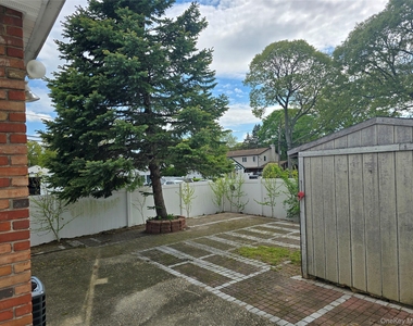 90 Blue Point Road - Photo Thumbnail 16