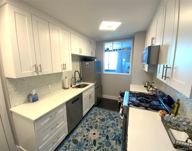 27010 Grand Central Parkway - Photo Thumbnail 7