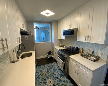 27010 Grand Central Parkway - Photo Thumbnail 9