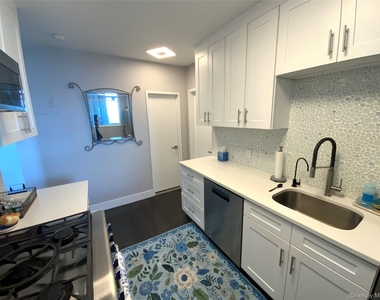 27010 Grand Central Parkway - Photo Thumbnail 10
