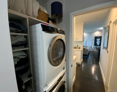 27010 Grand Central Parkway - Photo Thumbnail 12