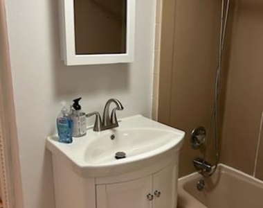 38a Linwood Road N - Photo Thumbnail 8