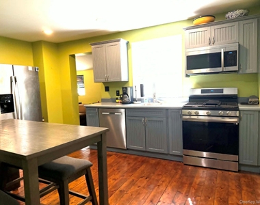 14 Allen Lane - Photo Thumbnail 11