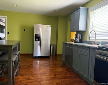 14 Allen Lane - Photo Thumbnail 10