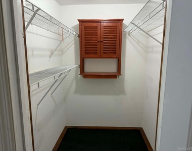 14 Allen Lane - Photo Thumbnail 16