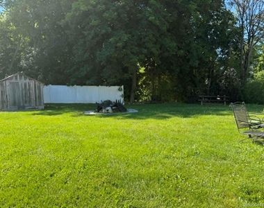14 Allen Lane - Photo Thumbnail 21