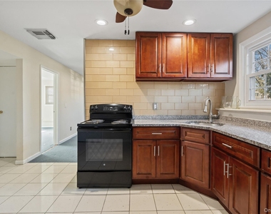 445 S Wellwood Avenue - Photo Thumbnail 10