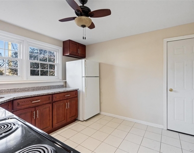445 S Wellwood Avenue - Photo Thumbnail 12