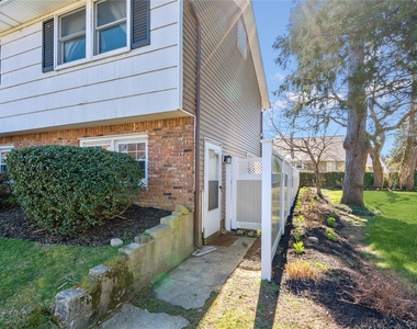 445 S Wellwood Avenue - Photo Thumbnail 1