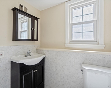 445 S Wellwood Avenue - Photo Thumbnail 6
